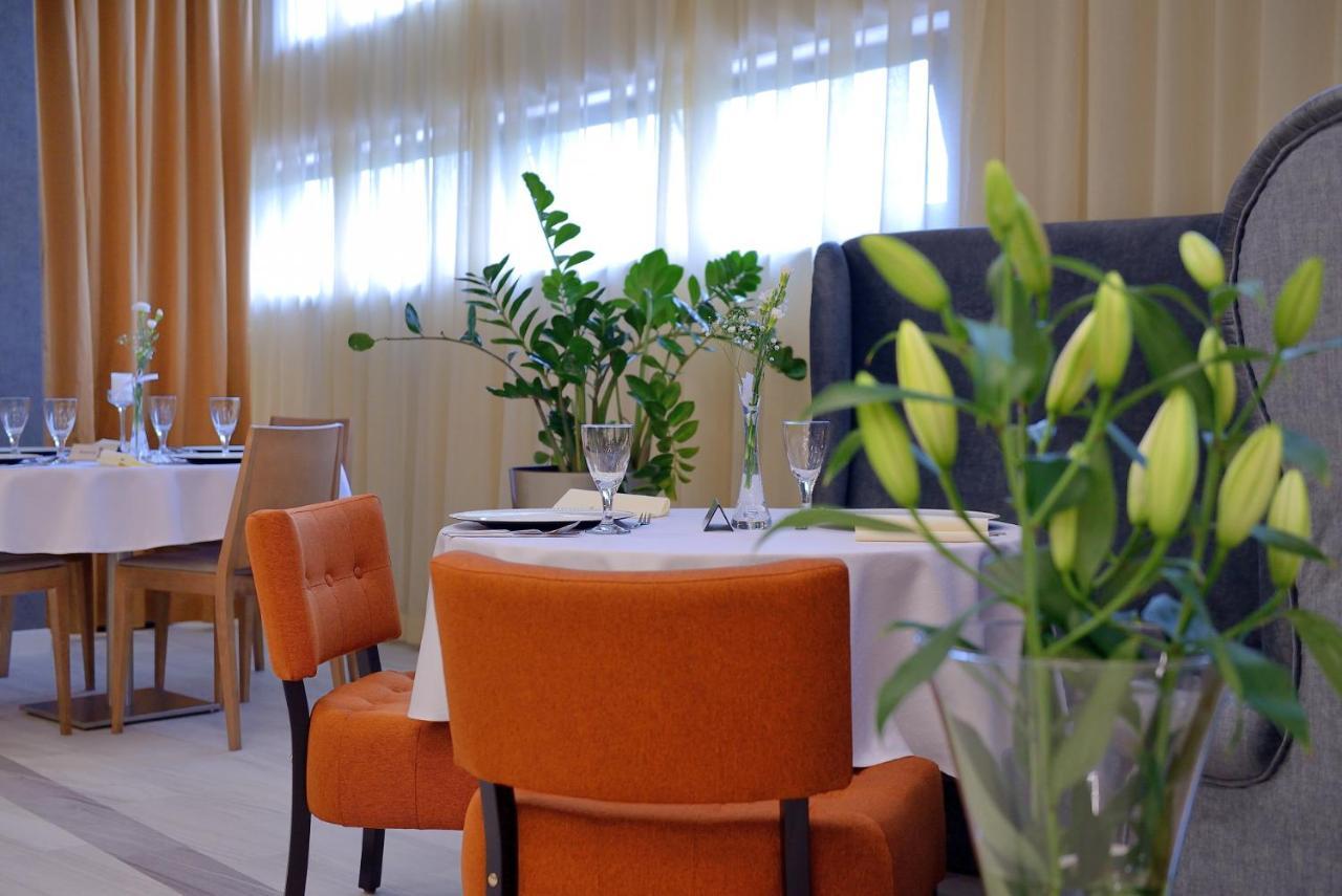 Quest Hotel - Dawniej Hotel Planeta Brzesko Exteriör bild