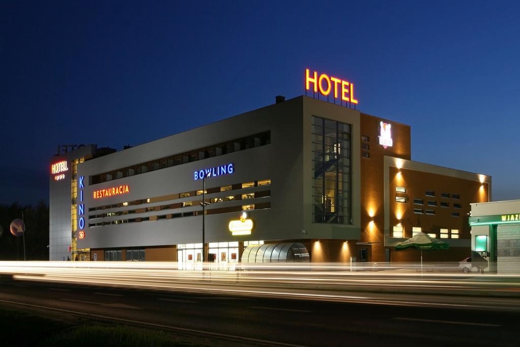 Quest Hotel - Dawniej Hotel Planeta Brzesko Exteriör bild